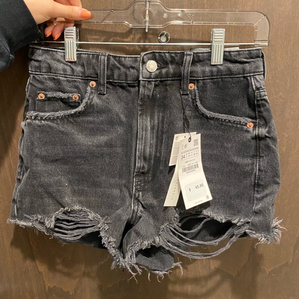 NWT Zara black jean shorts with rips